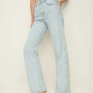 Val 90s Mid Rise Straight Jeans