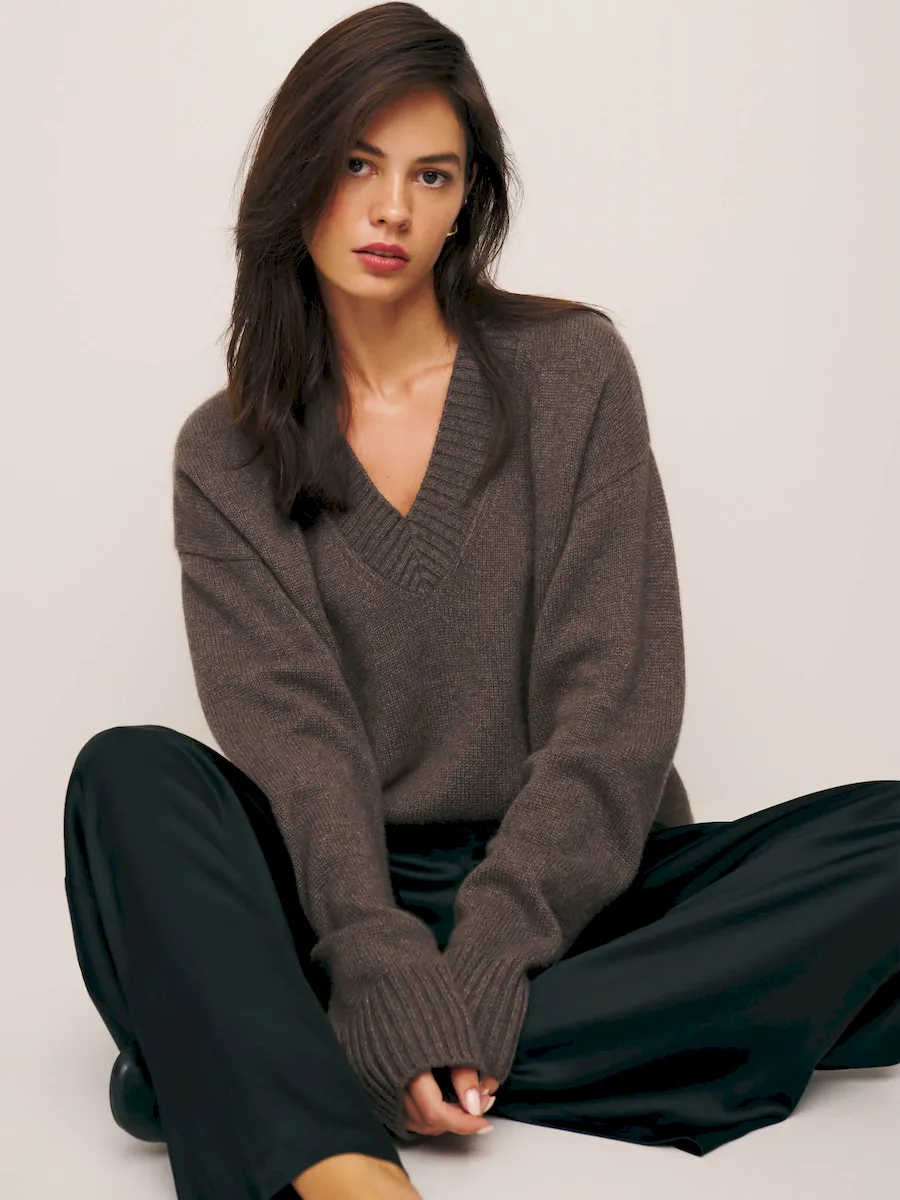 Jadey Cashmere Oversized V-neck Sweater - Image 2