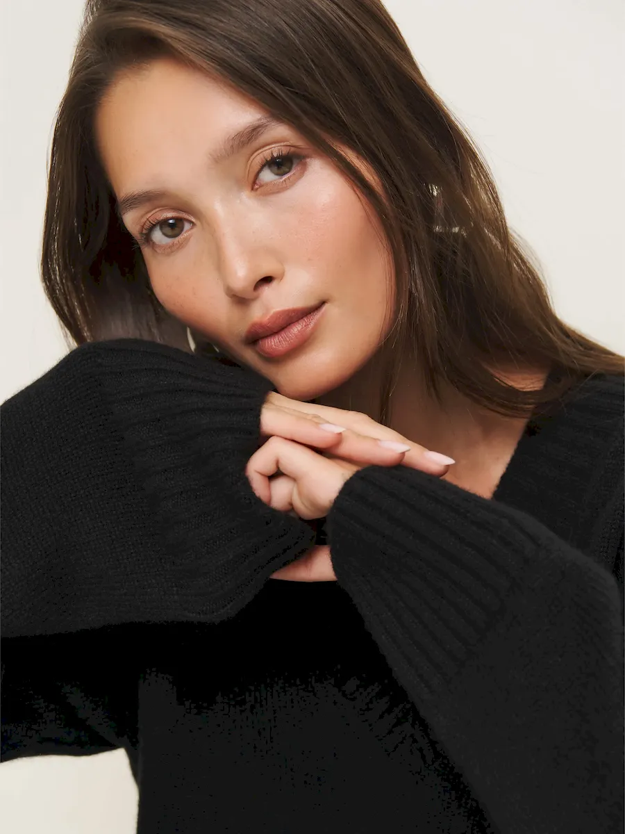 Jadey Cashmere Oversized V-neck Sweater - Image 6
