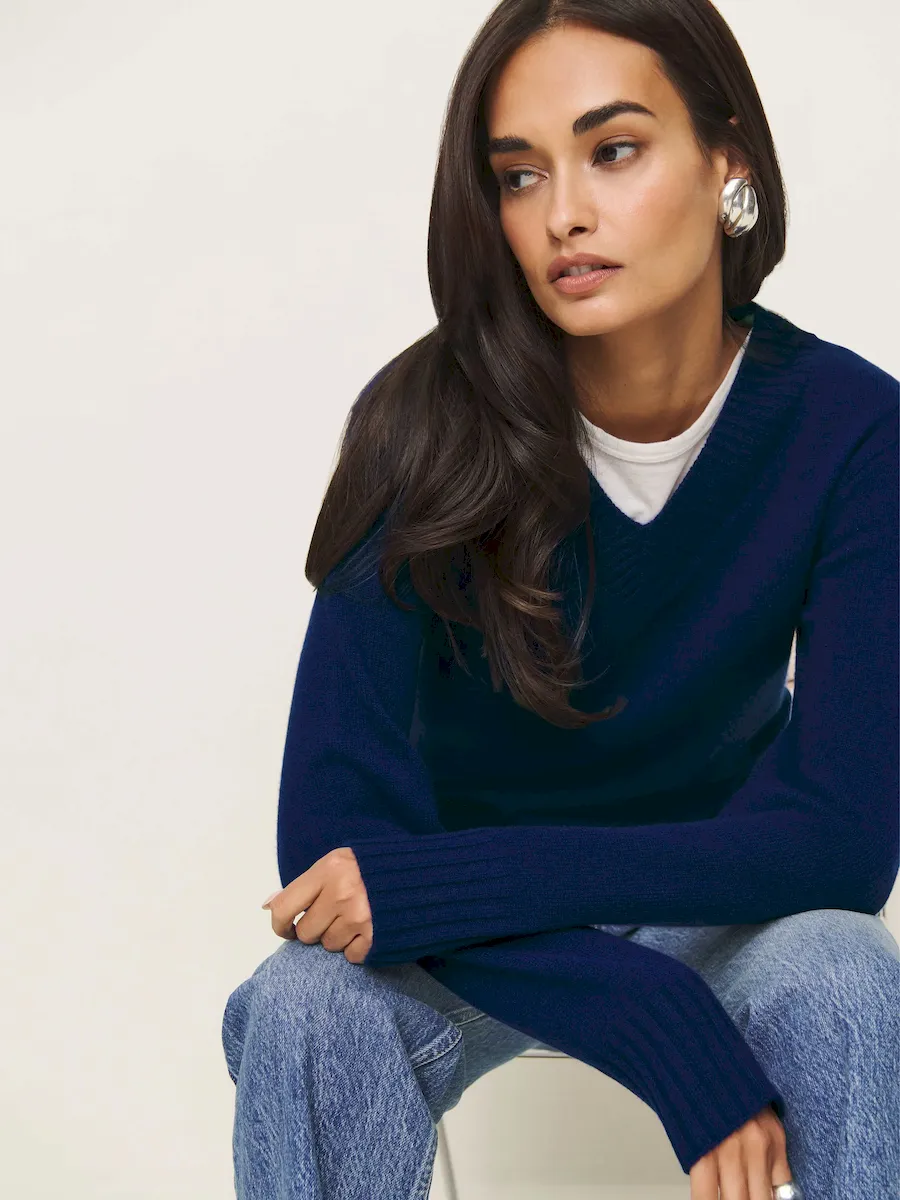 Dulce Cashmere V-neck Sweater