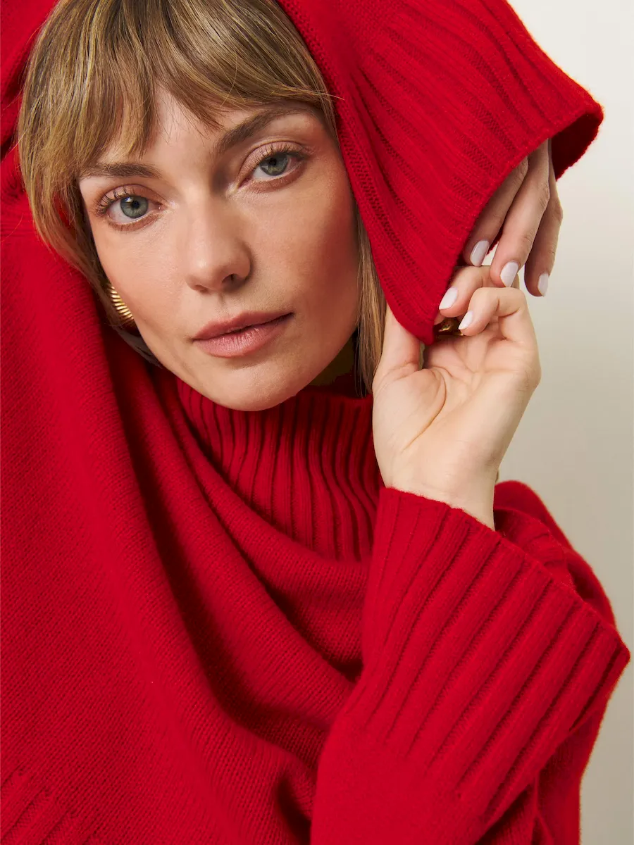 Brooke Cashmere Cropped Turtleneck - Image 2