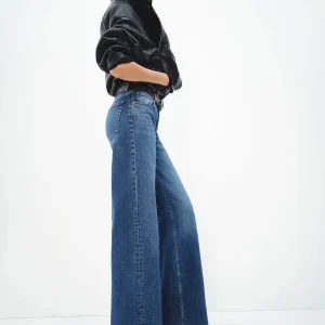 Greta Super Stretch Low Rise Wide Leg Jeans